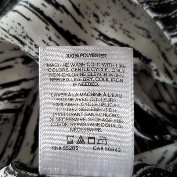 Express Barcelona Cami Reversible Black/White Top - Picture 15 of 15